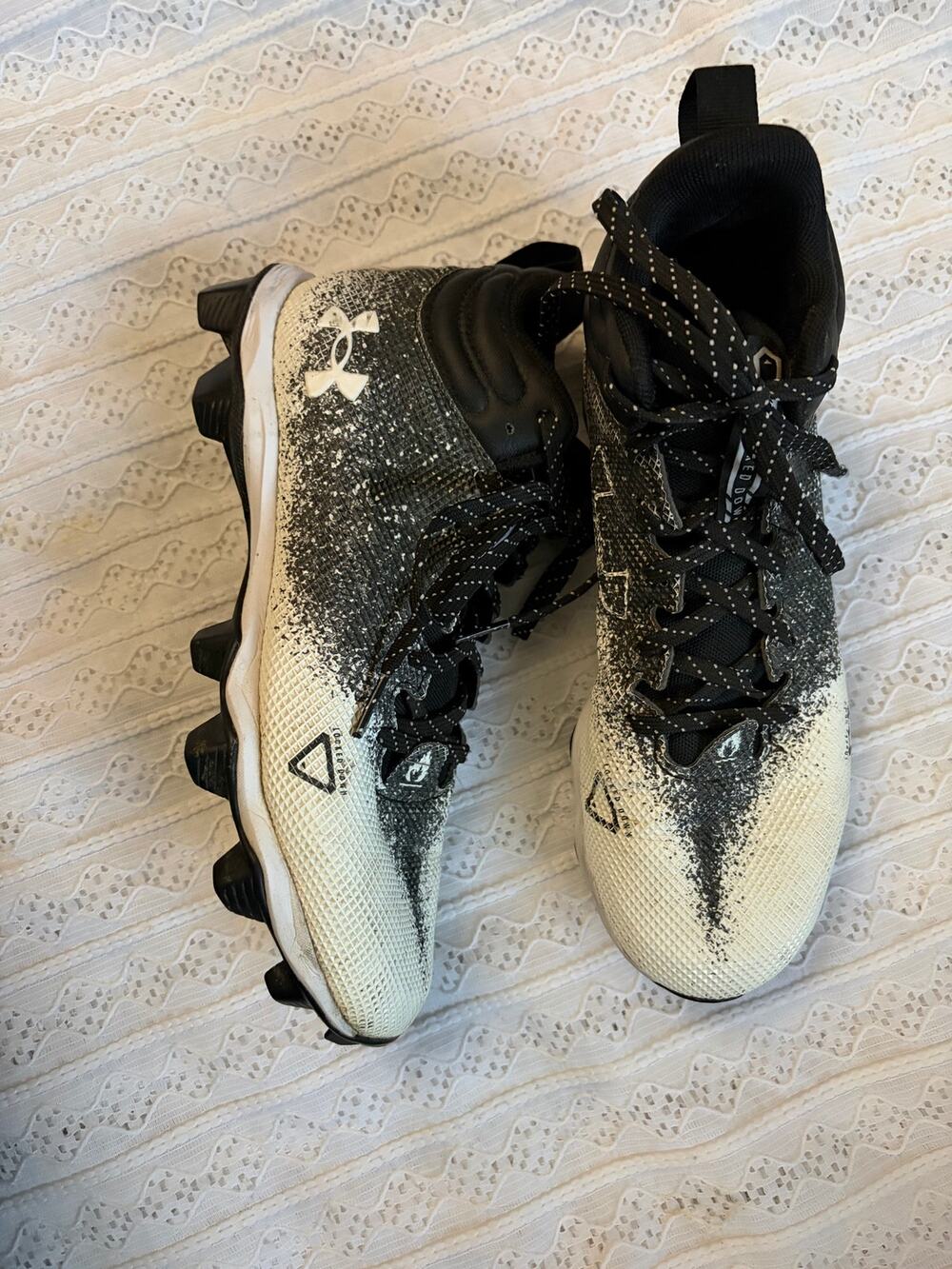 Under Armour Spotlight Franchise RM Football Cleats White Black Men's 7